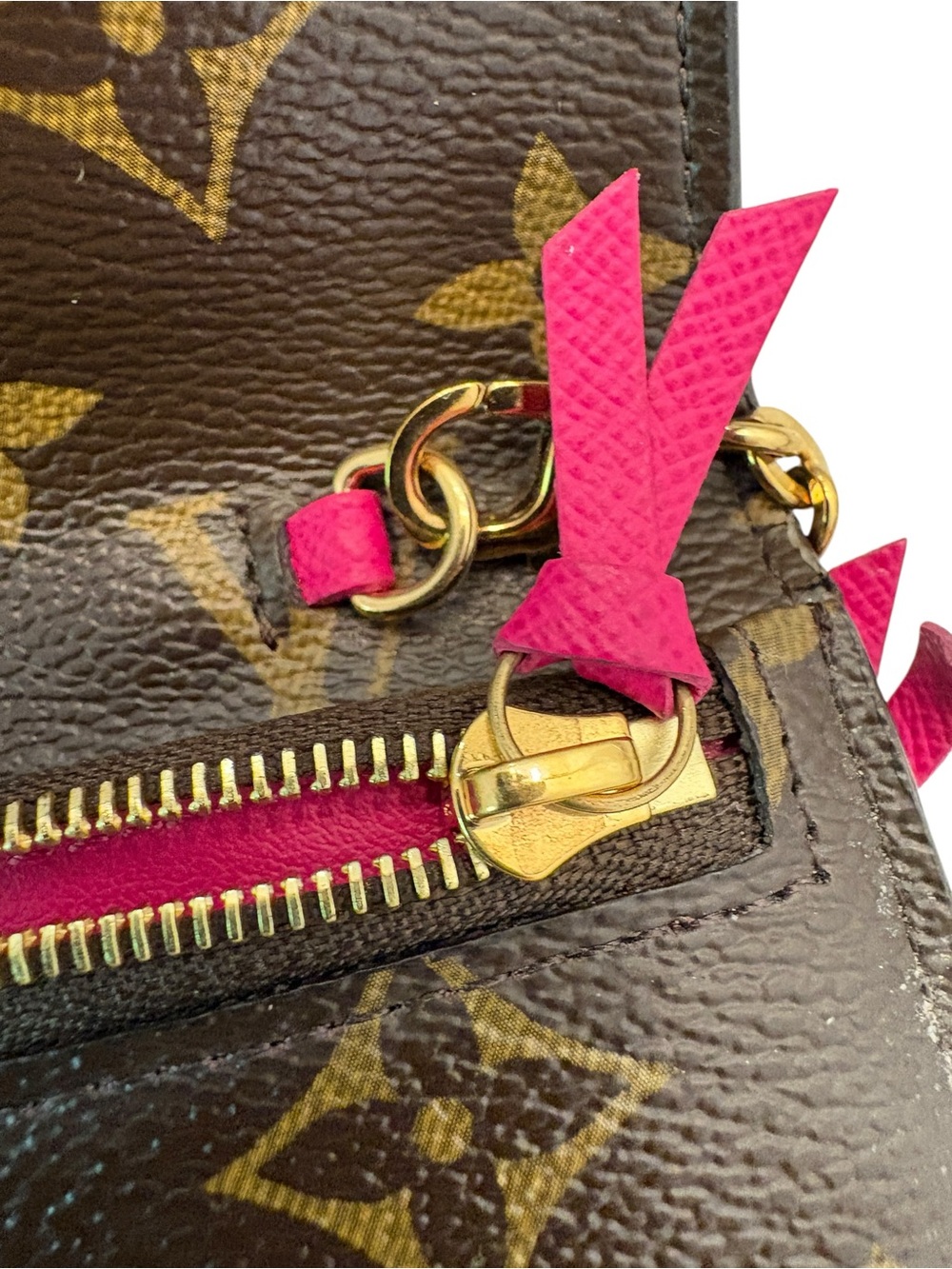 Louis Vuitton Monogram 2018 Limited Edition Holiday Pochette Weekend COA NEW - Picture 6 of 6